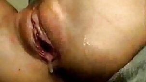 பெரிய கழுதை கொண்டு ர மாணவர் ஓய்வெடுக்க இந்தி செக்ஸ் வீடியோ தனது காதலனின் சேவல் மீது அமர்ந்திருக்கிறார்