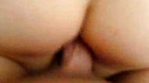 உதட்டில் ஒரு இந்தி செக்ஸி வீடியோ முத்தம் ஒரு கல்லூரி மாணவர் Fucking