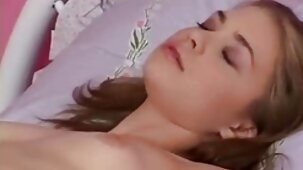 புண்டைக்கு பதிலாக சிற்றின்ப ஆடைகளால் வரையப்பட்ட இந்தி செக்ஸி வீடியோ பொன்னிறம் அவளது தொண்டையை ஃபக் செய்ய முன்வந்தது