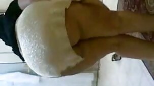 ஒரு சிறிய வயதான மனிதனின் சேவல் ஒரு செக்ஸி வீடியோ இந்தி இளைஞனின் பிளவுக்குள் செருகப்பட்டது