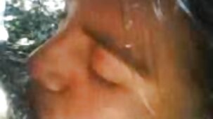ஒரு குறுகிய சிகை அலங்காரம் கொண்ட இந்தி செக்ஸி வீடியோ அழகி, whims இல்லை என்றால், படுக்கை மூலம் எப்போதும் தனது இலக்கை அடைய வேண்டும்