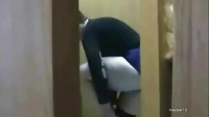 மெல்லிய பெண் ஒரு இந்தி செக்ஸி வீடியோ காட்டு கடற்கரையில் தனது காதலனுடன் உடலுறவு கொண்டார்