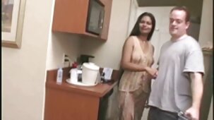 சிறிய மார்பகங்களுடன் சிறிய ஒல்லியாக அழகி தனது முதல் தனியார் நிகழ்ச்சியை இந்தி செக்ஸ் வீடியோ ஆன்லைனில் வழங்குகிறார்