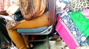 பாரிய பால் கறத்தல் மற்றும் ஒரு பெரிய கழுதை கொண்ட இந்தி செக்ஸ் வீடியோ அம்மாக்களுக்கு ஒரு பெட்டியில் ஆச்சரியம்