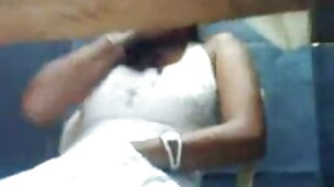 அழகான செல்வத்துடன் இந்தி செக்ஸி வீடியோ சிரிய குடியேறியவர் உள்ளாடைகளைக் கொண்டுள்ளார்